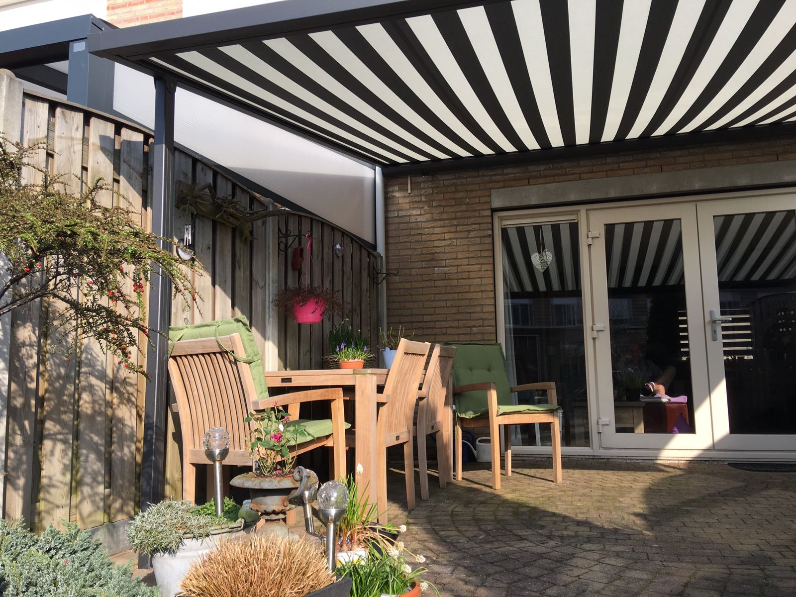 Hoe Deze Pergola Je Buitenleven Verandert