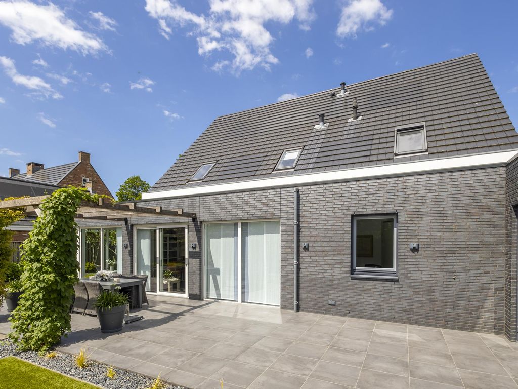 Kramsvogel 22, HARDINXVELD-GIESSENDAM