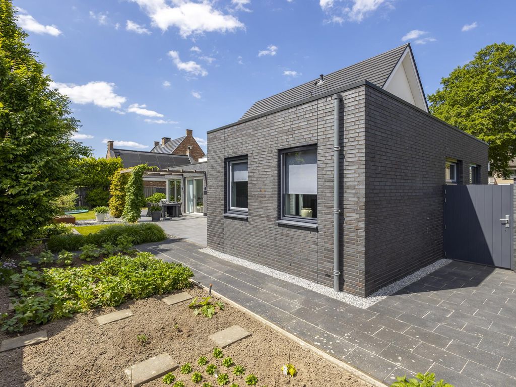 Kramsvogel 22, HARDINXVELD-GIESSENDAM
