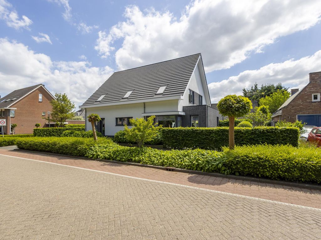 Kramsvogel 22, HARDINXVELD-GIESSENDAM