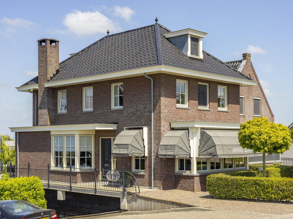Rivierdijk 39, HARDINXVELD-GIESSENDAM