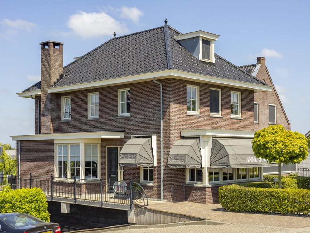 Rivierdijk 39, HARDINXVELD-GIESSENDAM