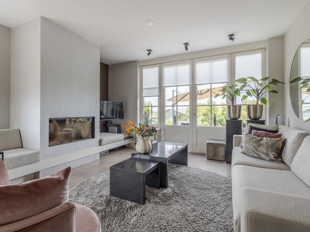 Rivierdijk 39, HARDINXVELD-GIESSENDAM