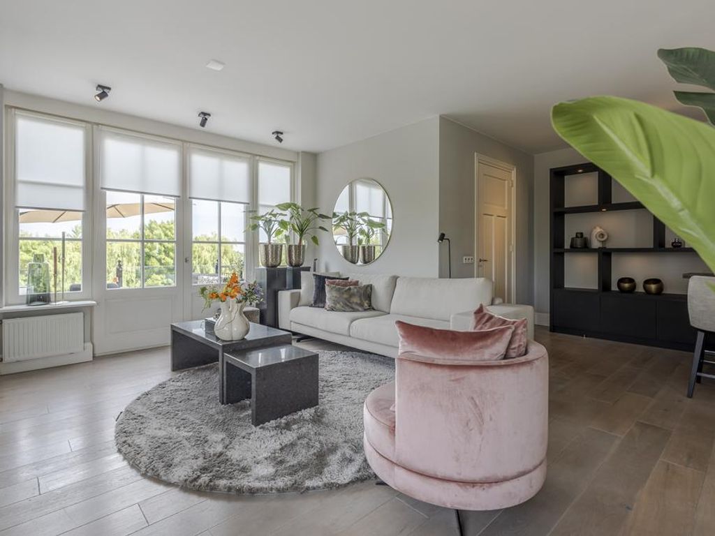 Rivierdijk 39, HARDINXVELD-GIESSENDAM