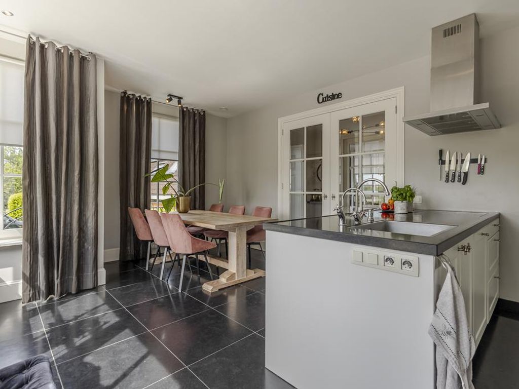 Rivierdijk 39, HARDINXVELD-GIESSENDAM