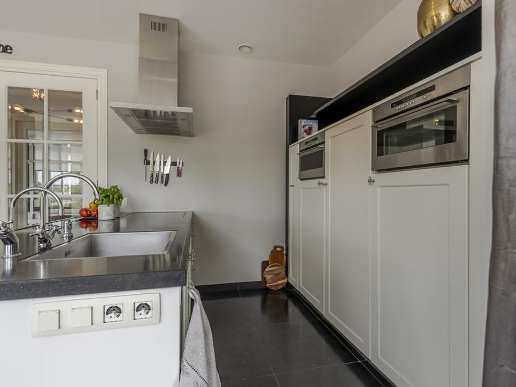 Rivierdijk 39, HARDINXVELD-GIESSENDAM