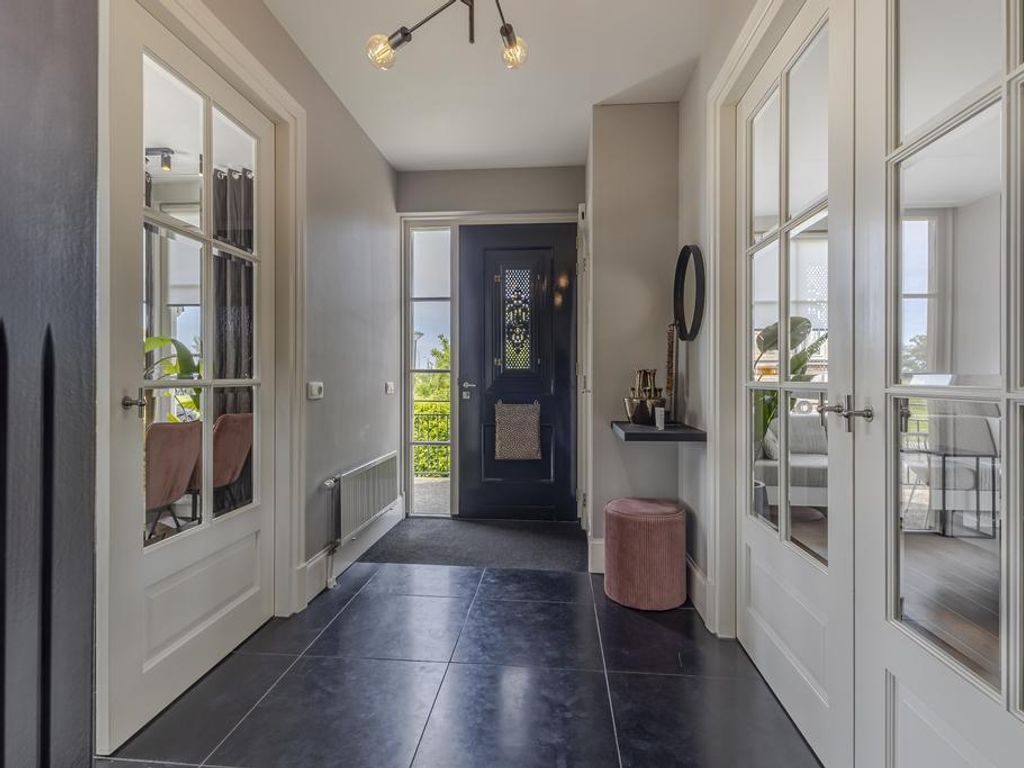 Rivierdijk 39, HARDINXVELD-GIESSENDAM