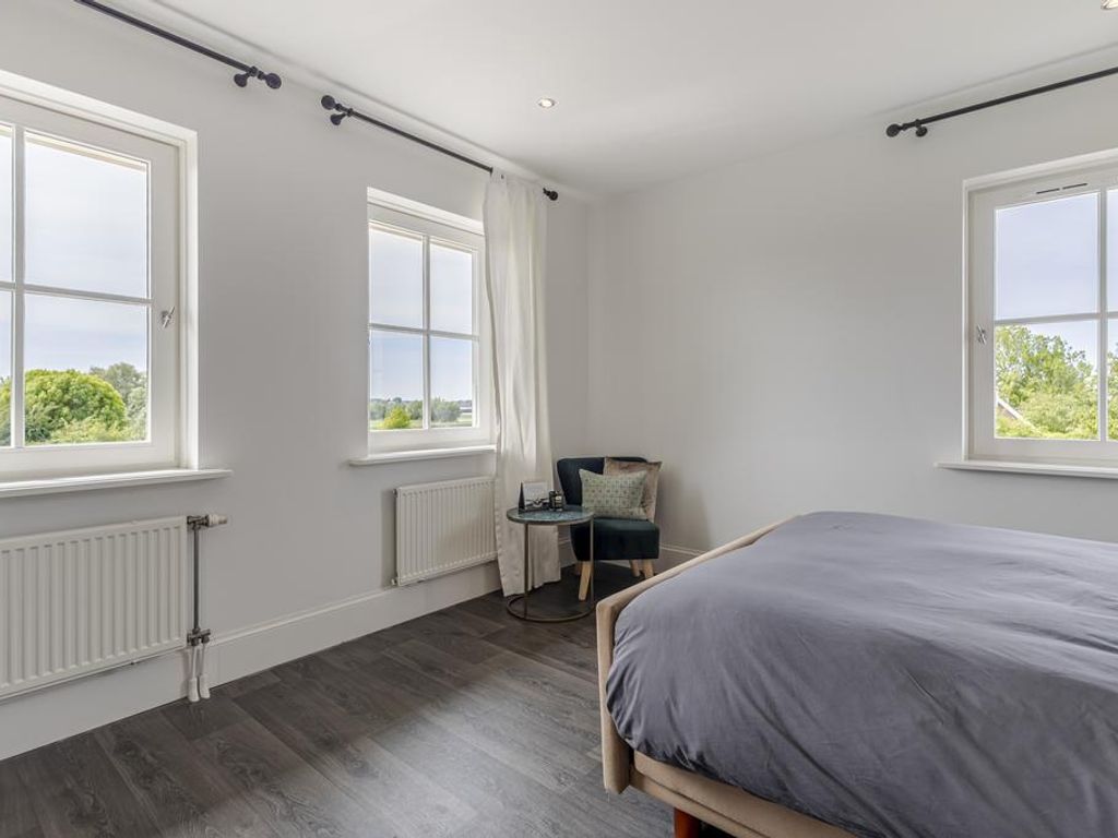 Rivierdijk 39, HARDINXVELD-GIESSENDAM