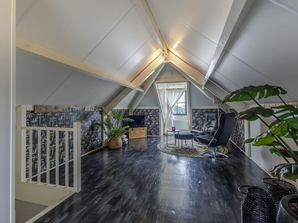 Rivierdijk 39, HARDINXVELD-GIESSENDAM