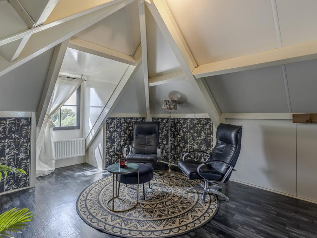 Rivierdijk 39, HARDINXVELD-GIESSENDAM