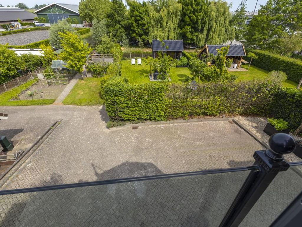 Rivierdijk 39, HARDINXVELD-GIESSENDAM