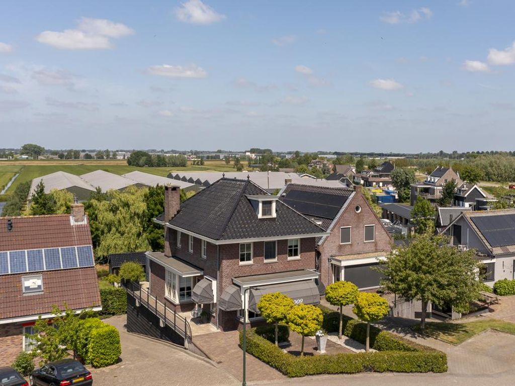 Rivierdijk 39, HARDINXVELD-GIESSENDAM