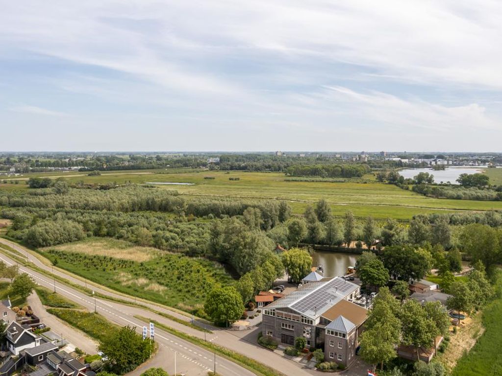 Rivierdijk 39, HARDINXVELD-GIESSENDAM