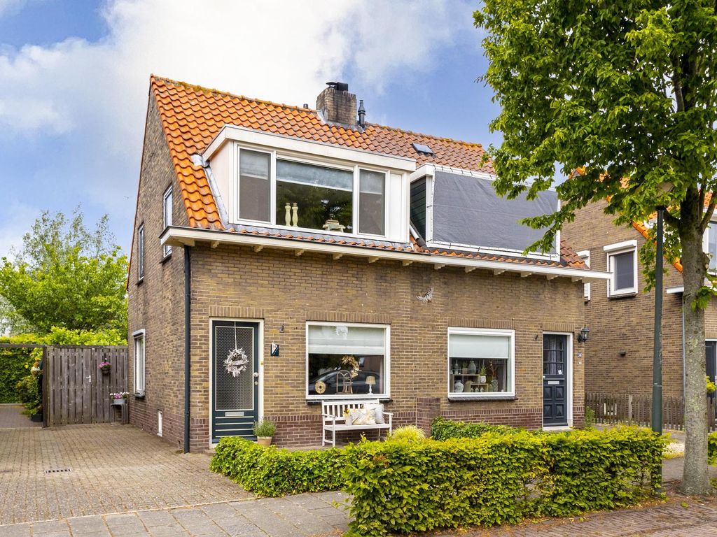 Sluisweg 34, HARDINXVELD-GIESSENDAM