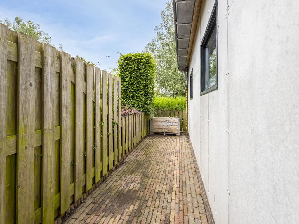 Sluisweg 34, HARDINXVELD-GIESSENDAM