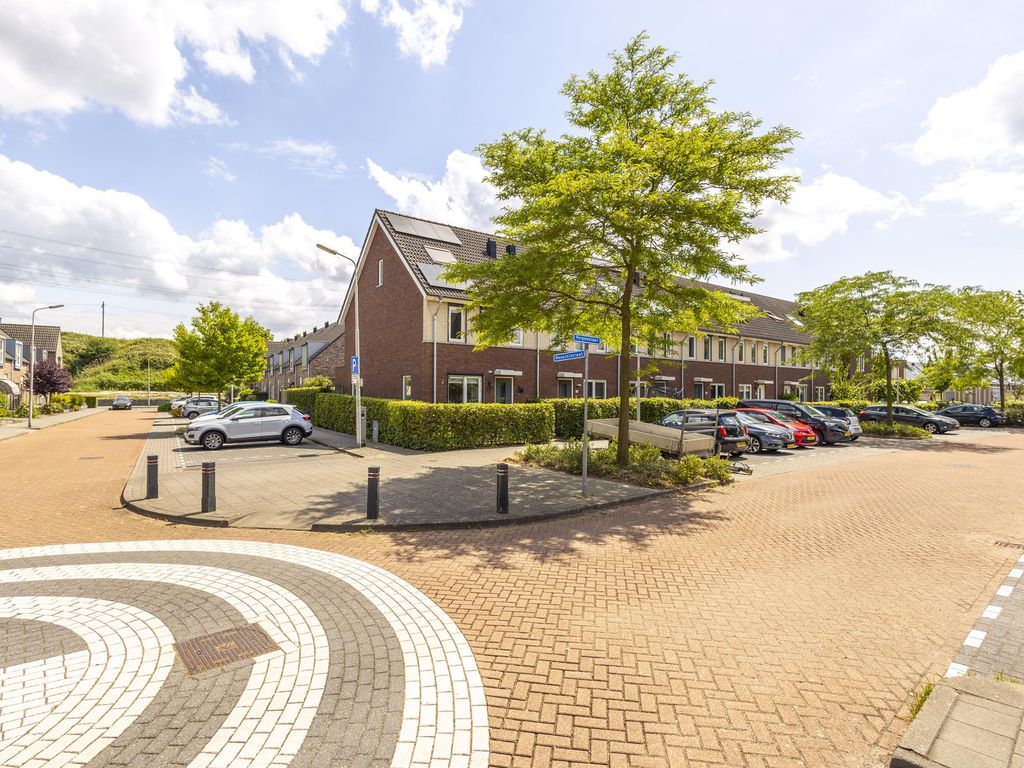 Pergolesilaan 24, Sliedrecht