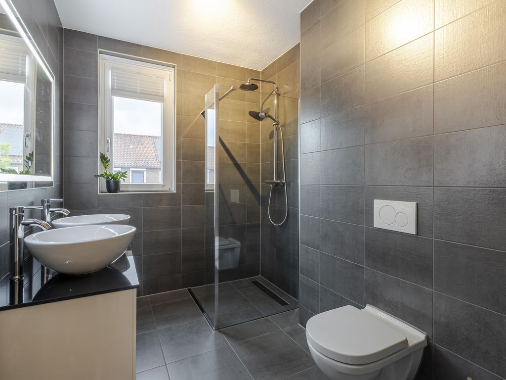 Hobbemastraat 21, HARDINXVELD-GIESSENDAM