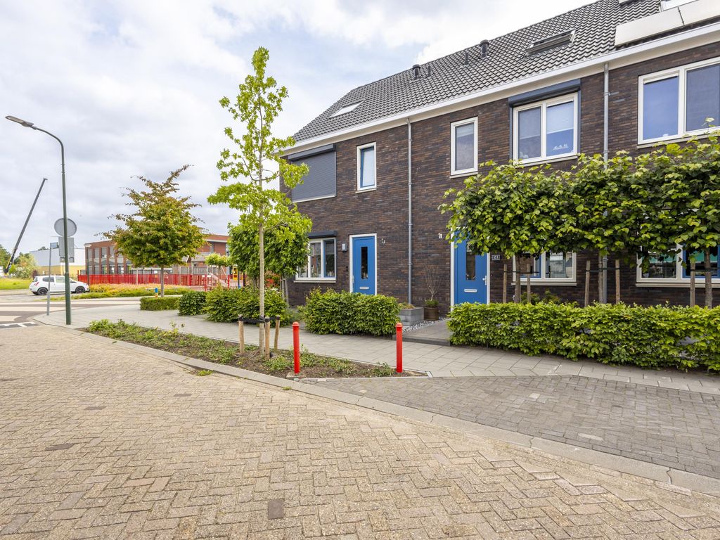 Hobbemastraat 21, HARDINXVELD-GIESSENDAM
