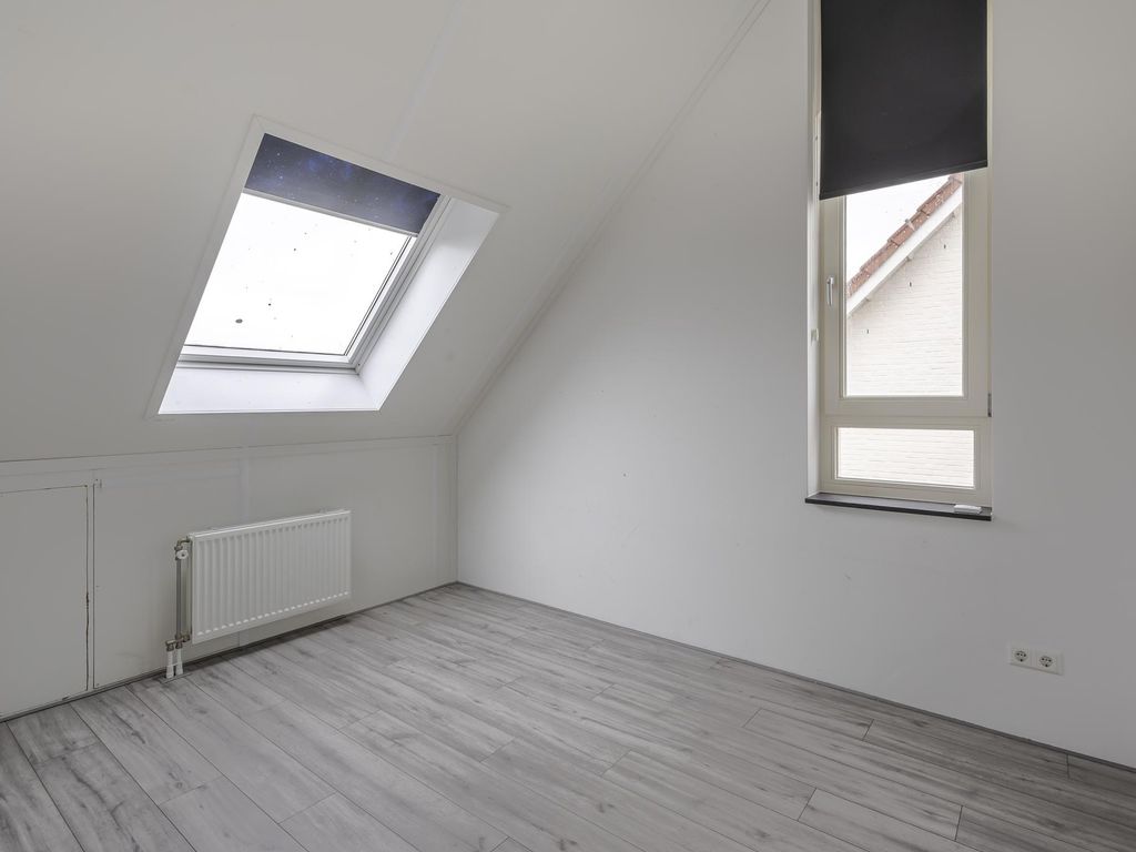 Uranusstraat 22, Hardinxveld-Giessendam