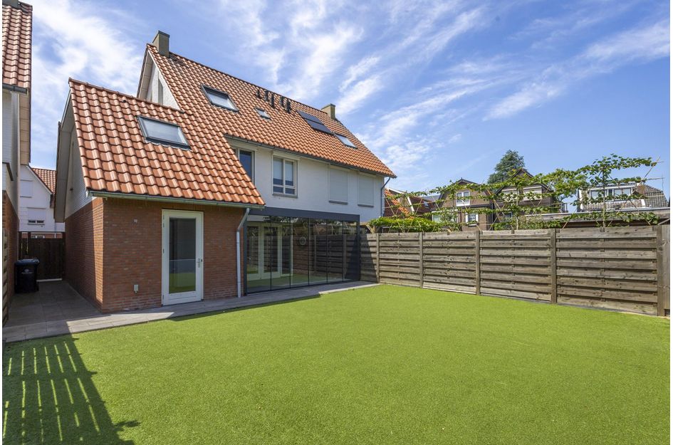 Uranusstraat 22