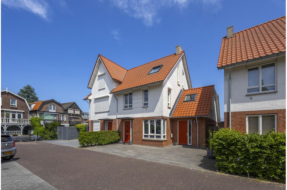 Uranusstraat 22