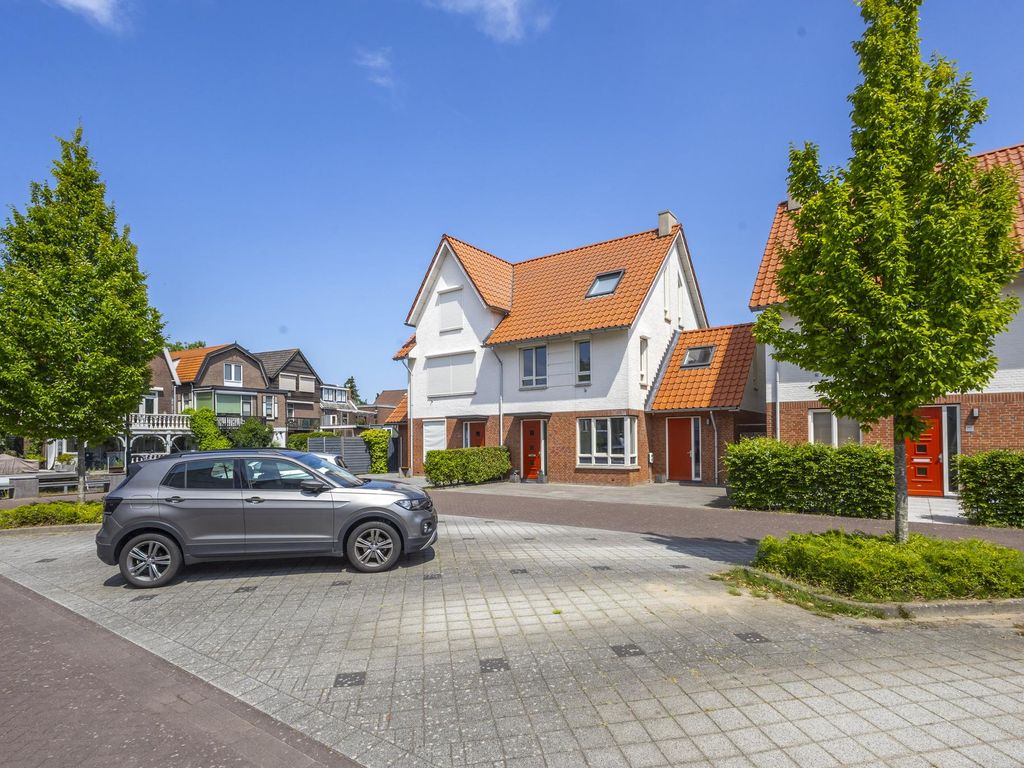 Uranusstraat 22, Hardinxveld-Giessendam