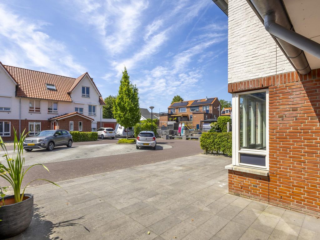 Uranusstraat 22, Hardinxveld-Giessendam