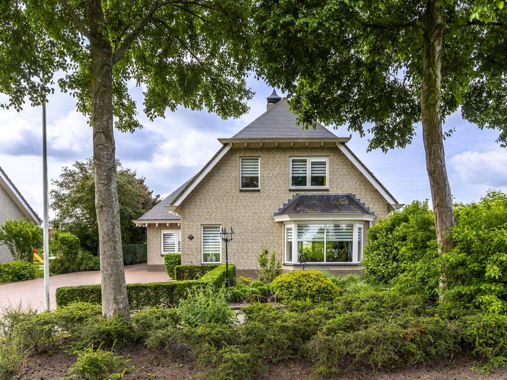 Tiendweg 30, Hardinxveld-Giessendam