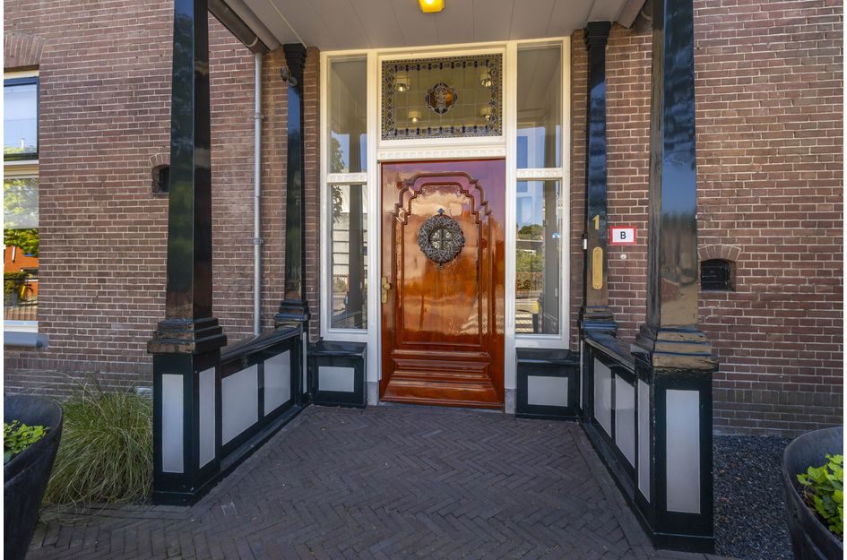 Oranjestraat 1