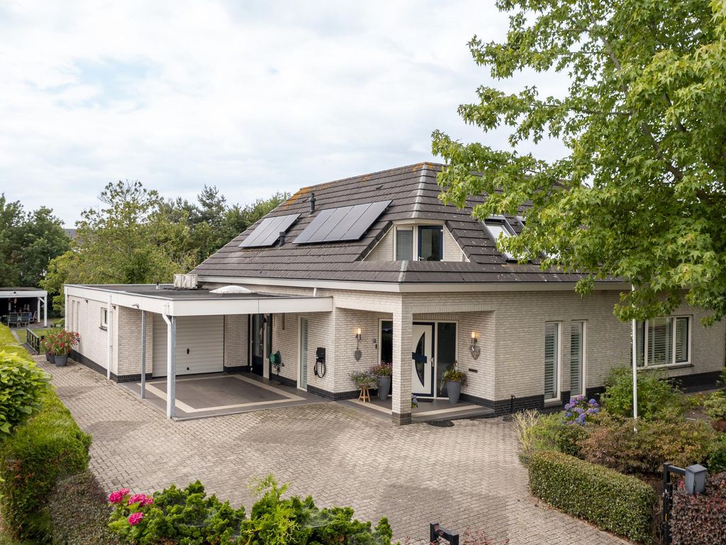 Roerdompstraat 27, Schelluinen