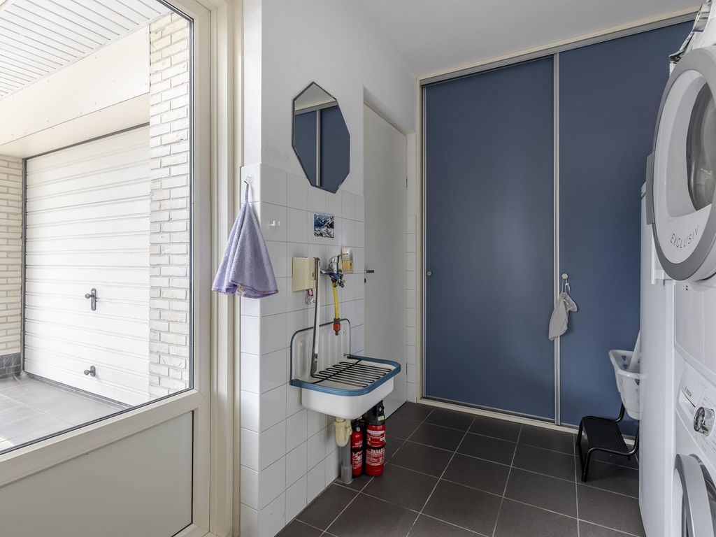 Roerdompstraat 27, Schelluinen