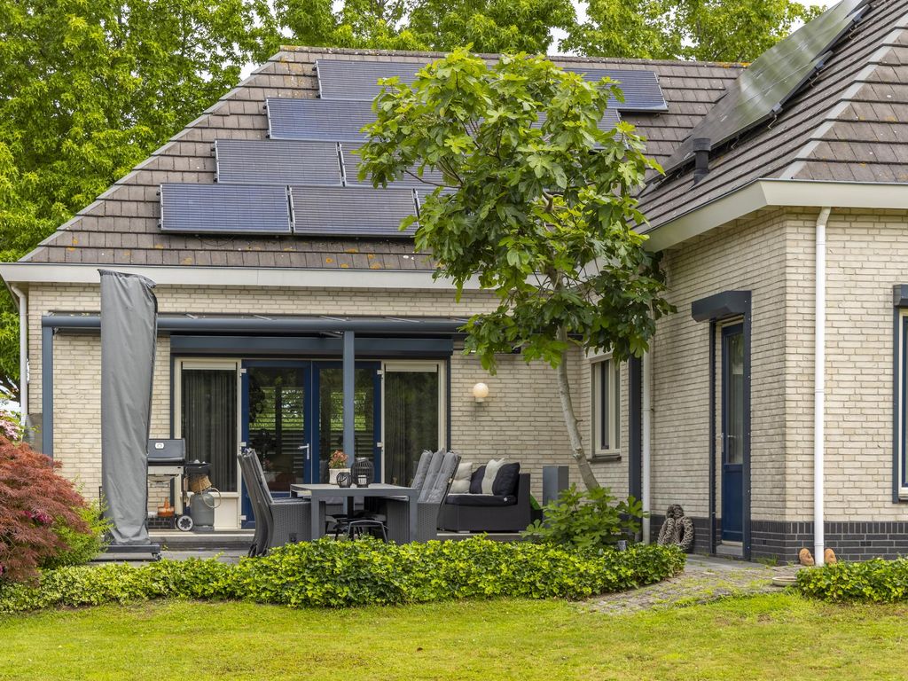 Roerdompstraat 27, Schelluinen