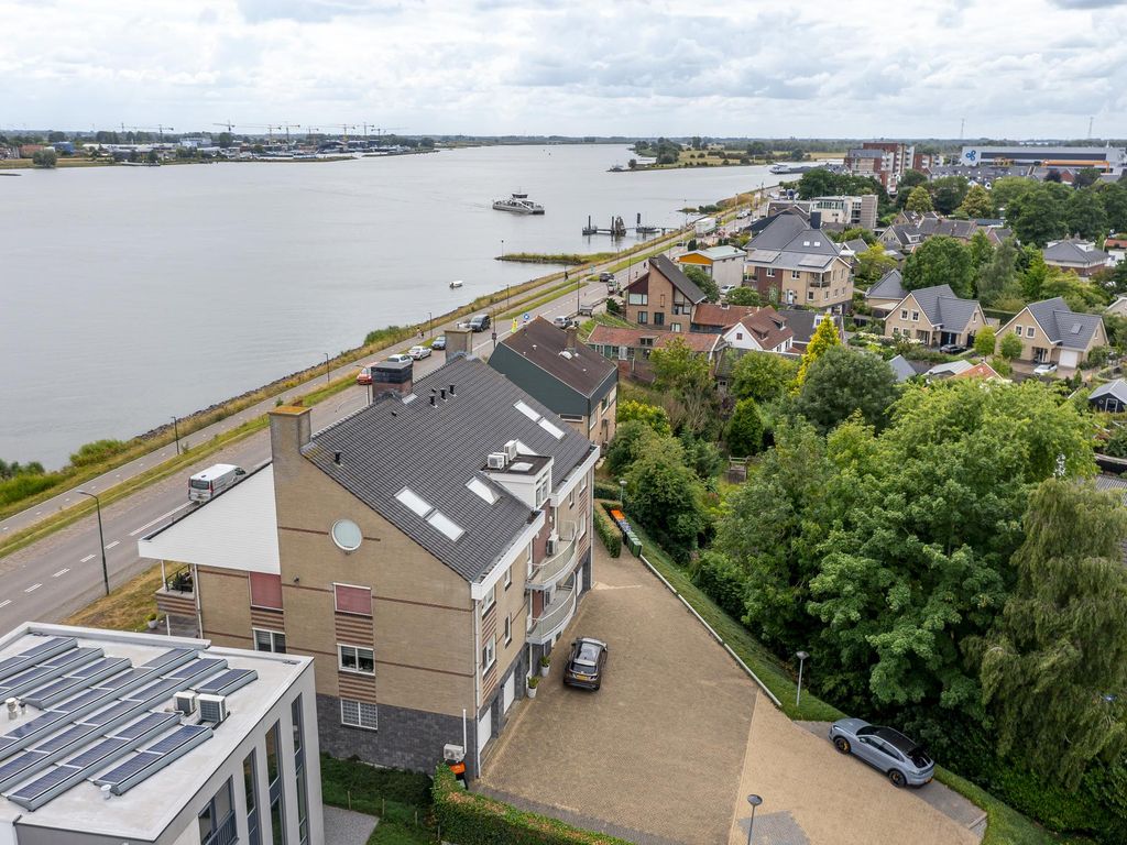 Rivierdijk 199, HARDINXVELD-GIESSENDAM