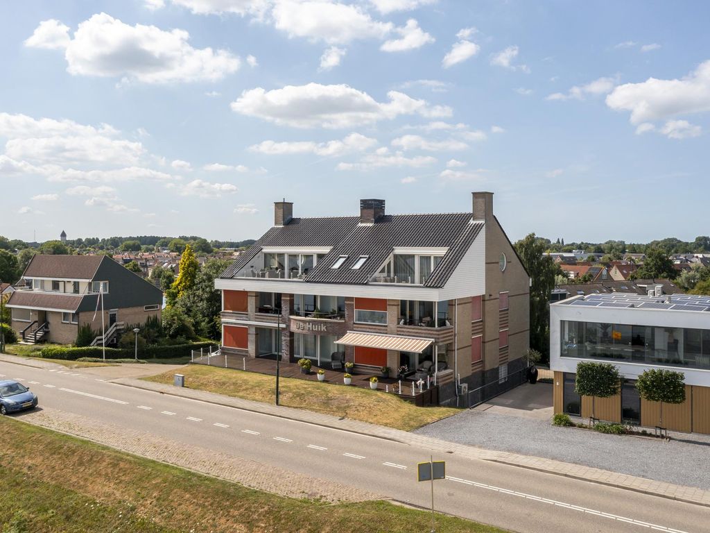 Rivierdijk 199, HARDINXVELD-GIESSENDAM