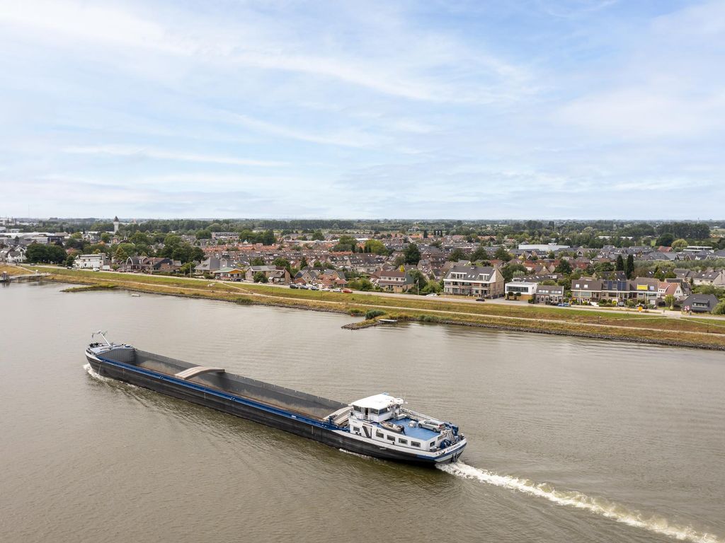 Rivierdijk 199, HARDINXVELD-GIESSENDAM