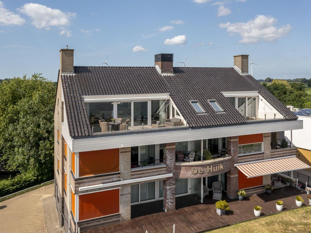 Rivierdijk 199, HARDINXVELD-GIESSENDAM