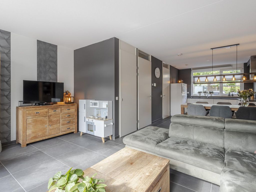 Frederikstraat 6, HARDINXVELD-GIESSENDAM