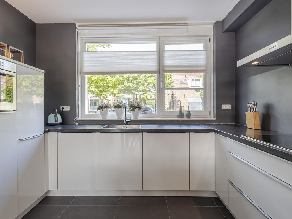 Frederikstraat 6, HARDINXVELD-GIESSENDAM