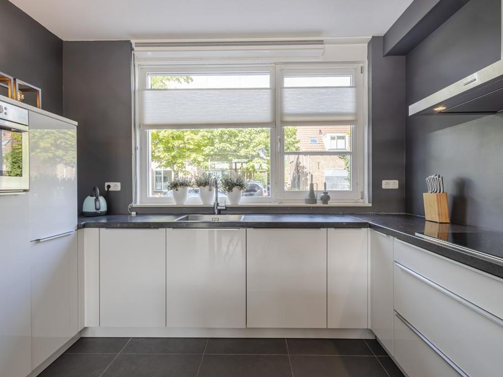 Frederikstraat 6, HARDINXVELD-GIESSENDAM