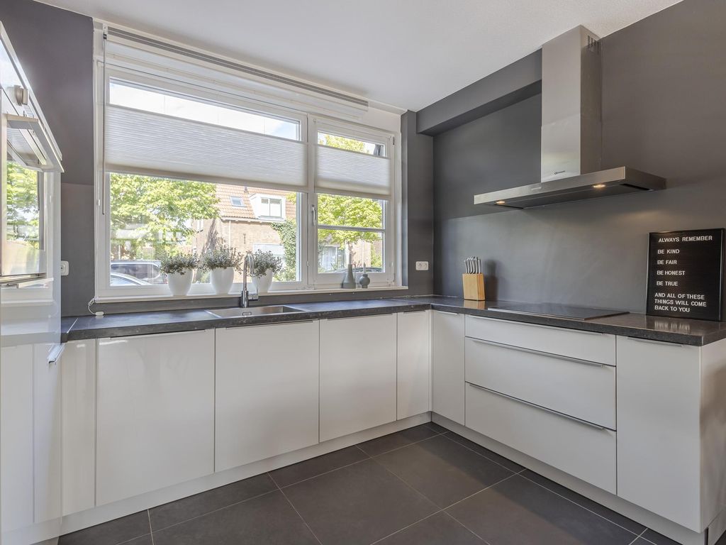 Frederikstraat 6, HARDINXVELD-GIESSENDAM