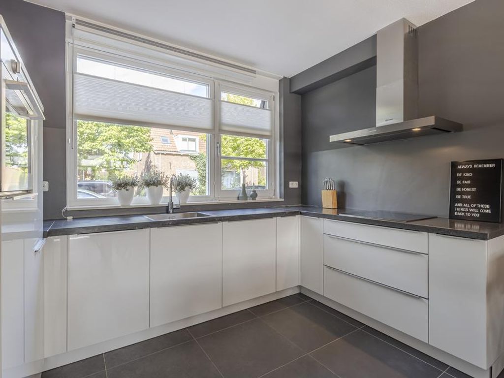 Frederikstraat 6, HARDINXVELD-GIESSENDAM