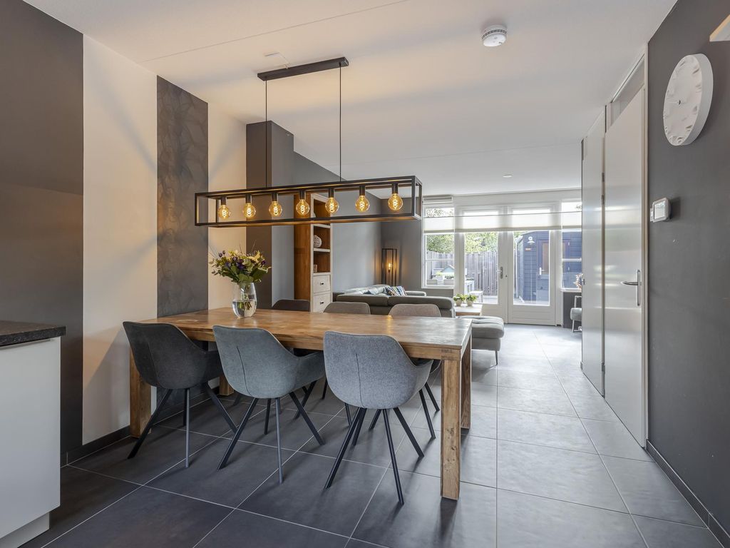 Frederikstraat 6, HARDINXVELD-GIESSENDAM