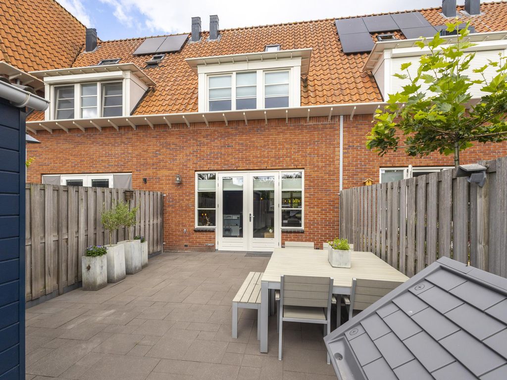 Frederikstraat 6, HARDINXVELD-GIESSENDAM