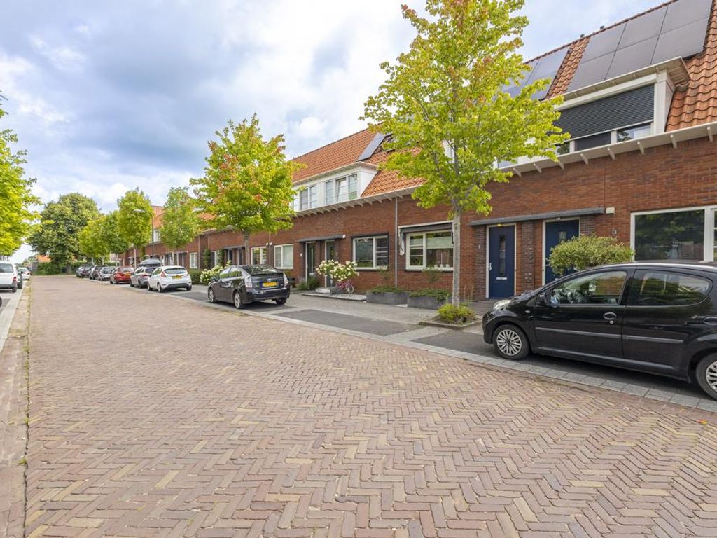 Frederikstraat 6, HARDINXVELD-GIESSENDAM