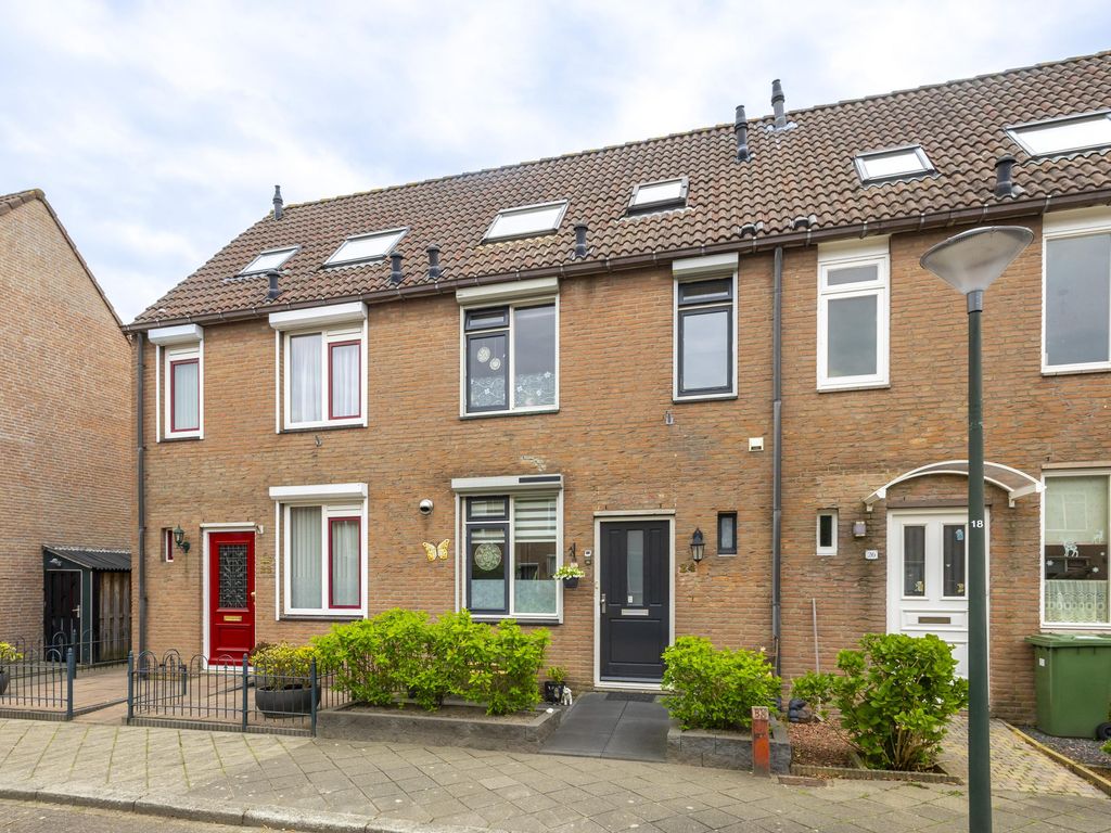 Breedewaij 24, Hardinxveld-Giessendam
