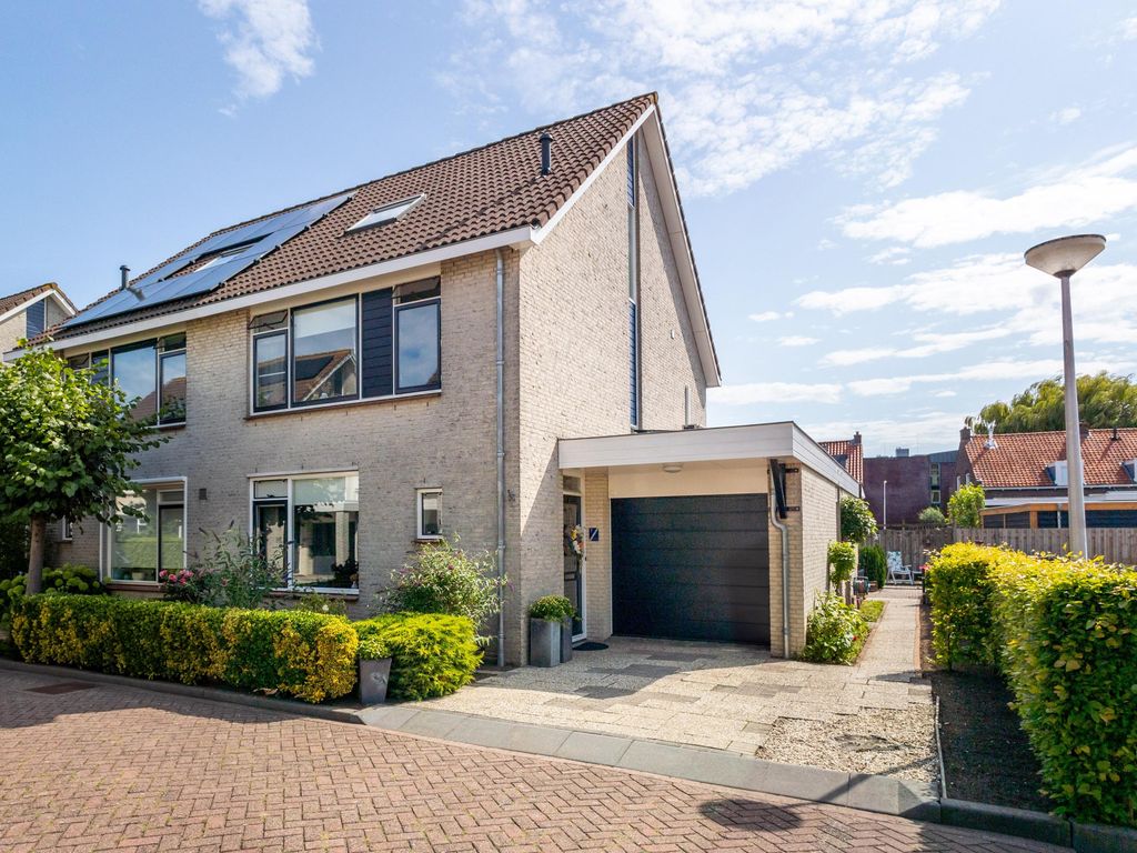 Burg Viezeestraat 7, Bleskensgraaf ca