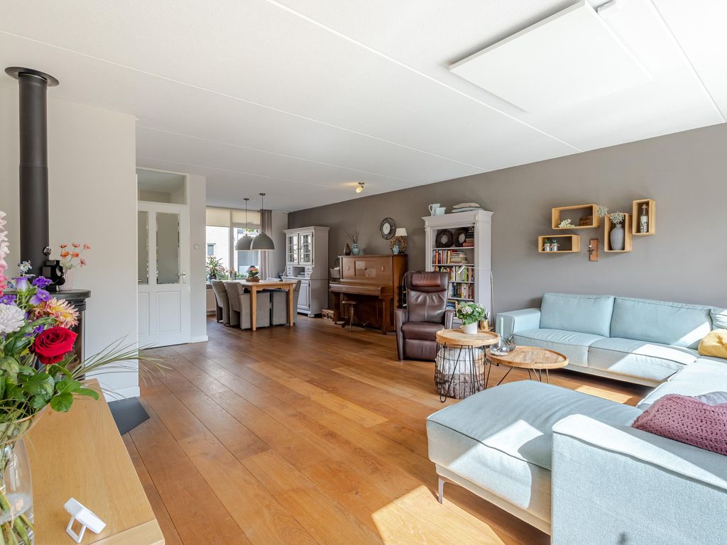 Burg Viezeestraat 7, Bleskensgraaf ca