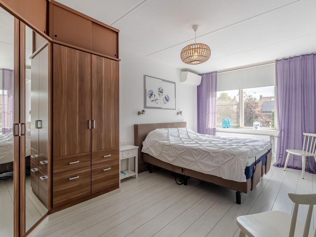 Burg Viezeestraat 7, Bleskensgraaf ca