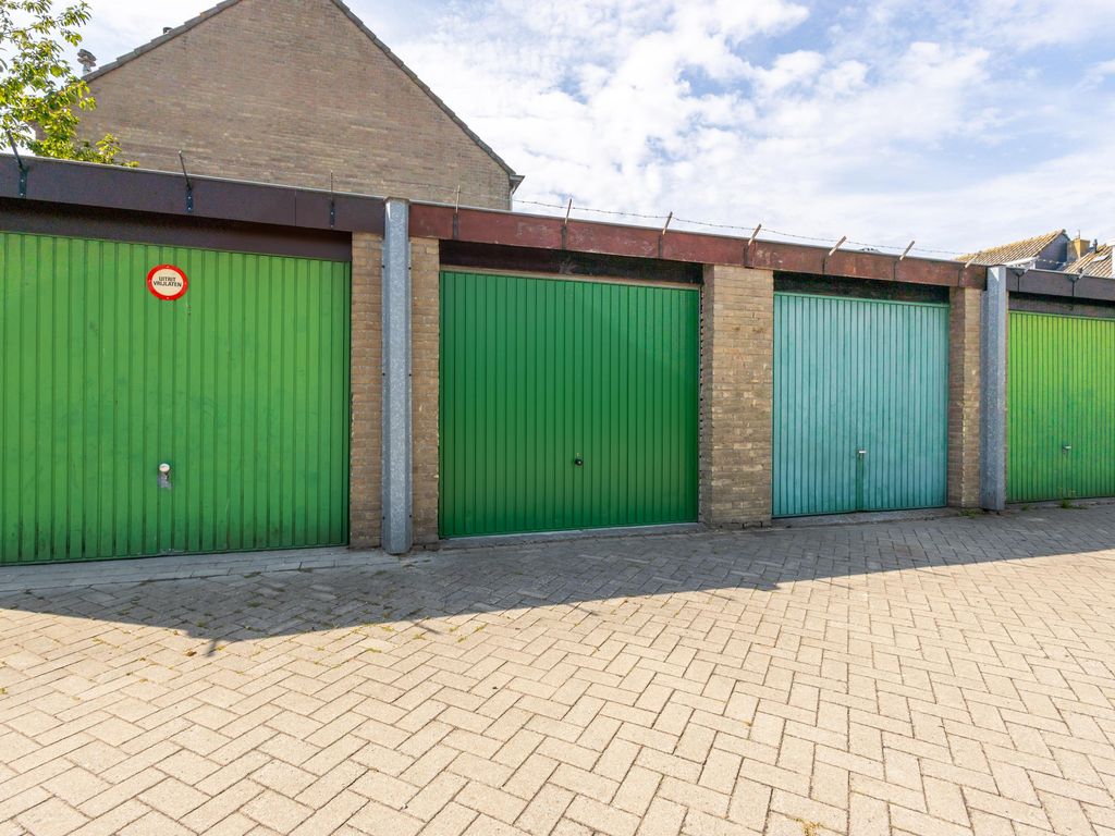 Burg Viezeestraat 7, Bleskensgraaf ca