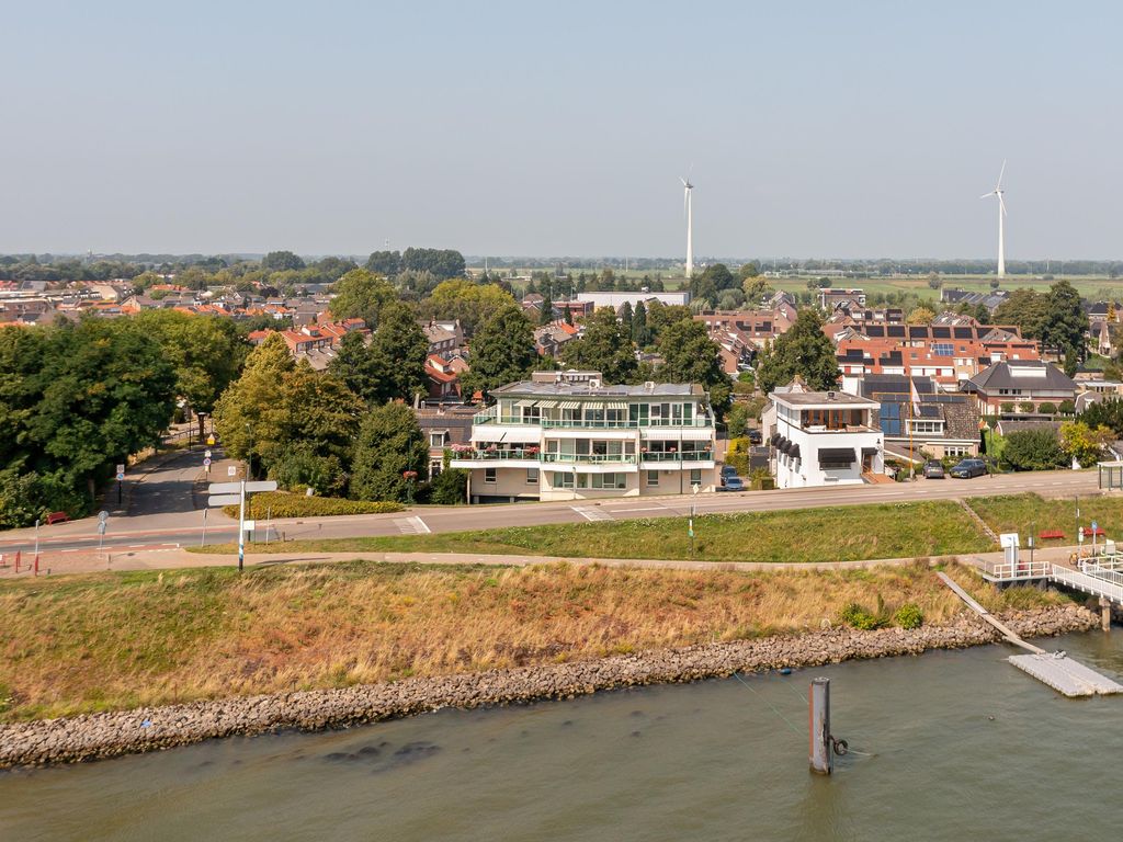 Rivierdijk 245, HARDINXVELD-GIESSENDAM
